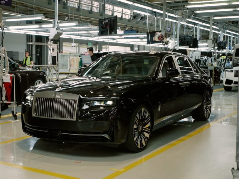 'A different level of luxury': How Rolls-Royce makes custom, 6-figure cars for the ultra-wealthy