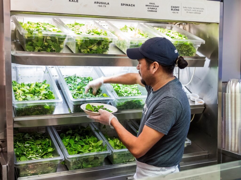 Taco Bell and other major chains are taking a hit from the cyclospora outbreak, early foot traffic data shows