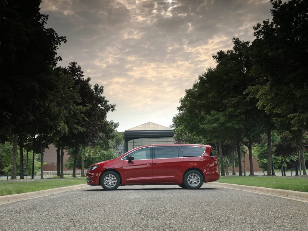 Automakers are entering their decluttering era