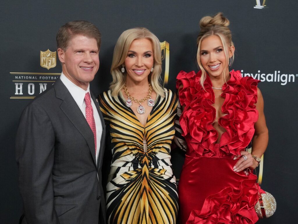 Meet the Hunt family, the billionaires behind the Kansas City Chiefs and one of America's richest dynasties