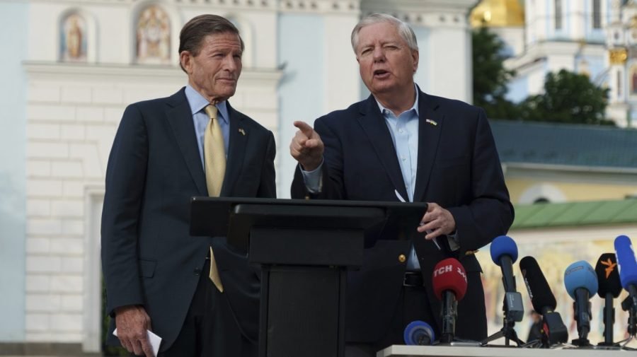 Bipartisan senators welcome deal with Trump on stalled Russia sanctions bill  