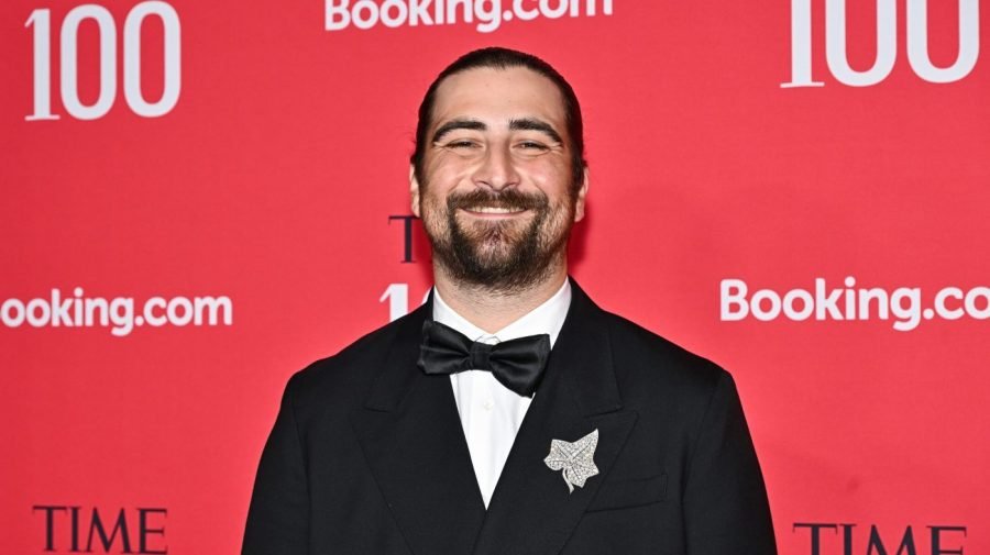 Noah Kahan hits Trump over use of song in social post: 'Would never approve'