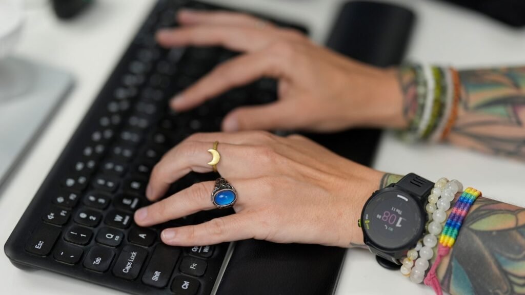 The outlook is grim for admin assistant jobs, but these workers are using AI to get ahead