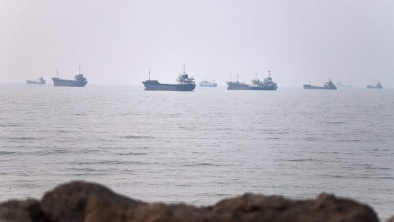 US military resumes Iran strikes as Trump ramps up rhetoric