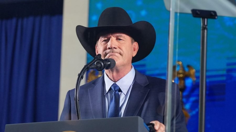 South Dakota governor fends off challenger in primary runoff 