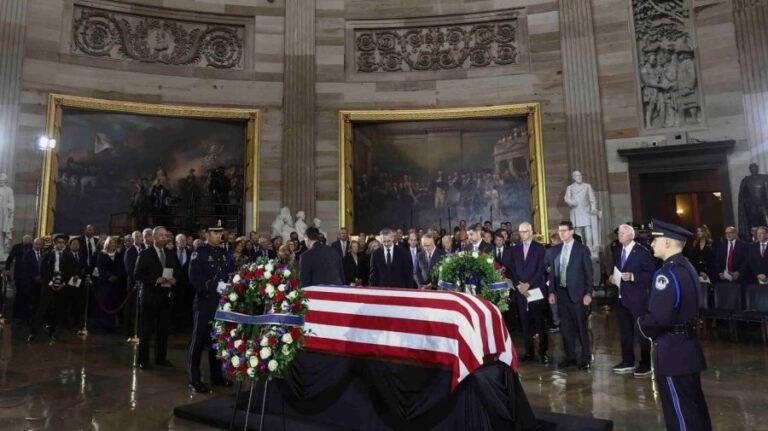 Graham honored with memorial service at US Capitol