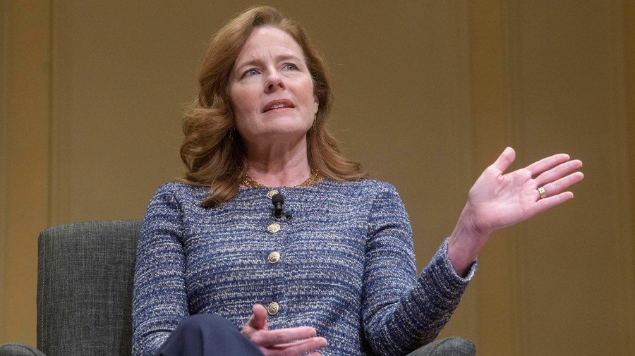 Justice Barrett faces conservative ire, sexist attacks after birthright citizenship ruling