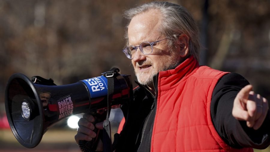 The Gavel: An attempt to take down super PACs 