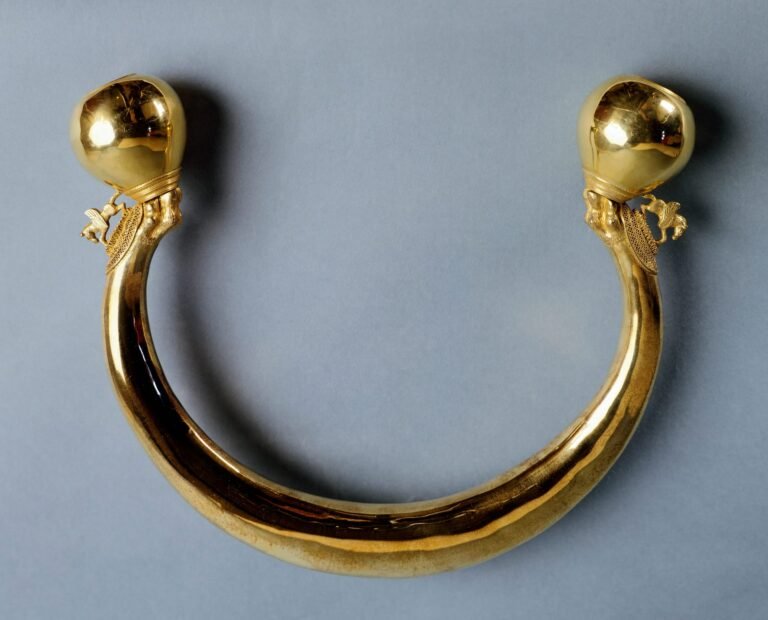 Man Arrested in Broad Daylight Theft of 2,500-Year-Old Gold Torque From French Museum