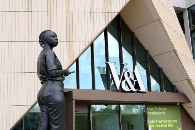 Former V&A Academic Programs Head Accuses Museum of “Racist” Behavior
