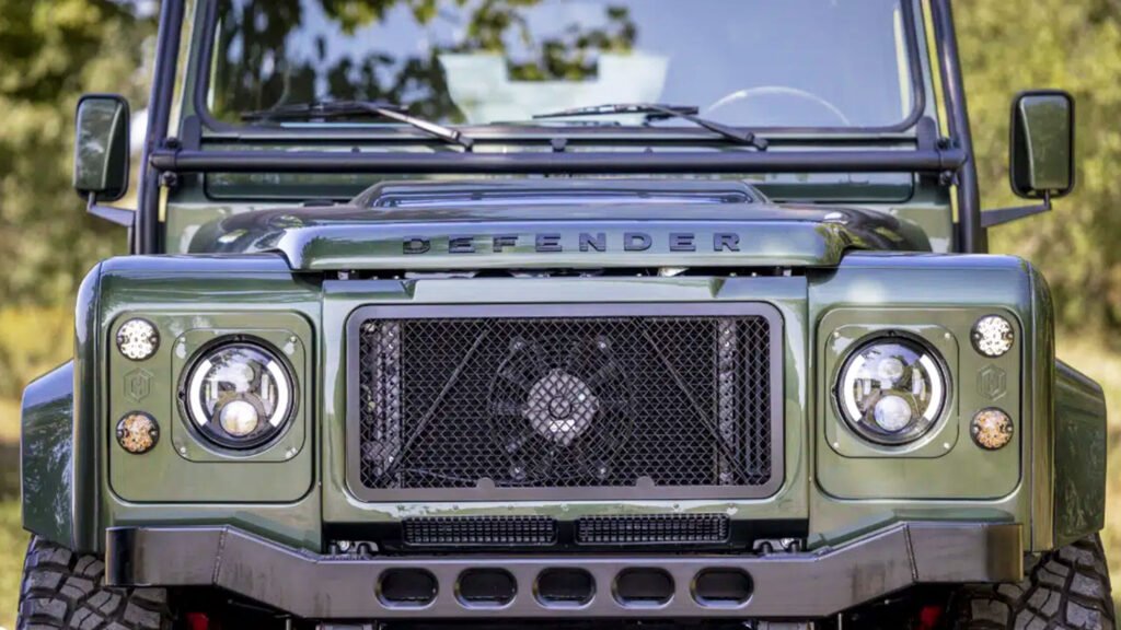 This Classic Defender Restomod Costs More Than Two New OCTAs And Still Runs A Diesel