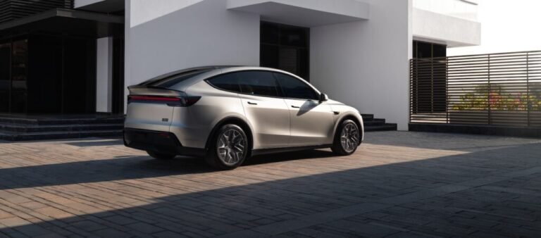 Tesla Model Y L Debuts with Three-Rows of Seats