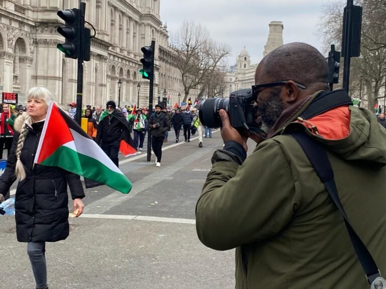 The Thorny Politics of Protest Photography