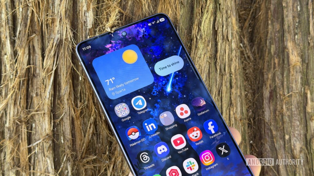 Samsung’s Home Up finally brings a beloved screenshot gesture to Galaxy phones