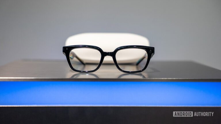 Here’s how Samsung’s smart glasses will keep perverts away (hopefully)