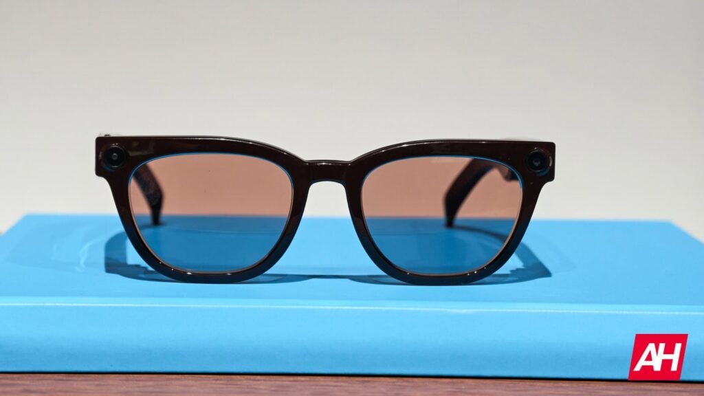 Apple Is Making Sure Its Smart Glasses Don't Have Meta's Privacy Problem