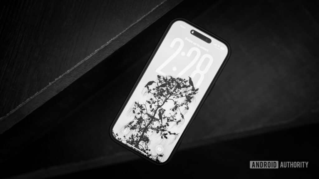 Wallpaper Wednesday: More great phone wallpapers for all to share (July 29)