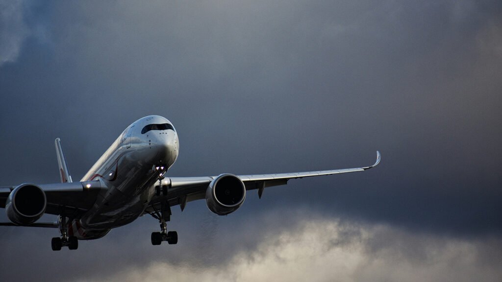 Stratospheric Aerosol Injection Might Make Flights Smoother