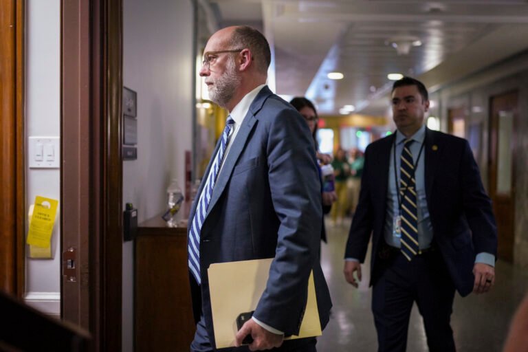 White House pitches Senate GOP on ‘tight’ party-line bill focused on military, farm aid