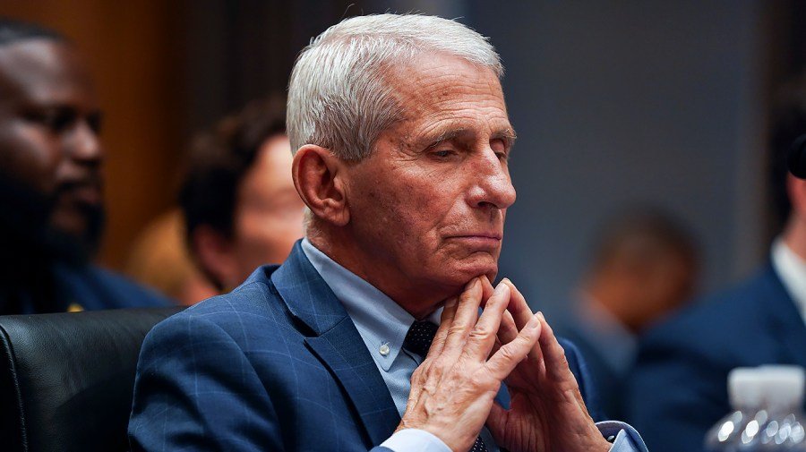 Fauci metaphorically put his face mask back on