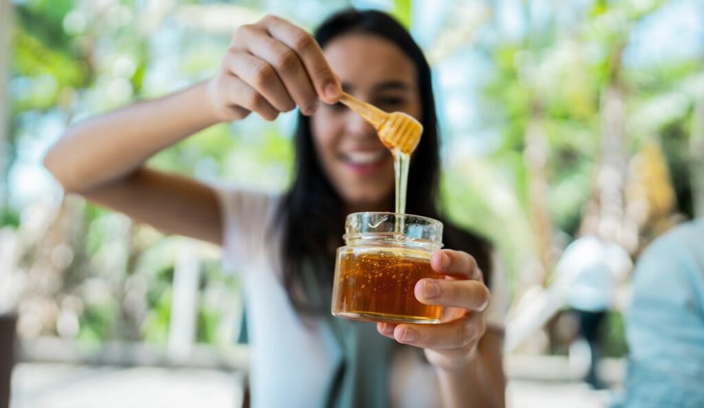 Does Honey Actually Help With Allergies? The Expert Verdict