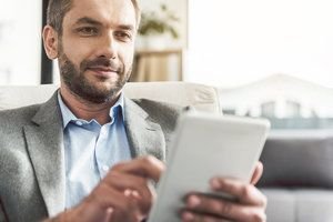 How to Get Your Resume in Front of the Hiring Manager