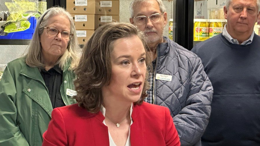 Wisconsin lieutenant governor suspends gubernatorial bid amid financial woes
