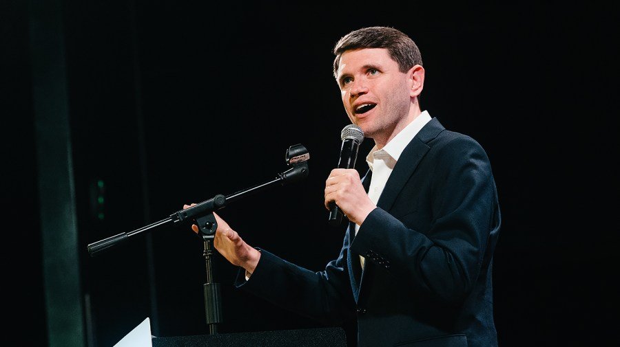Talarico shouted down at tense Houston town hall