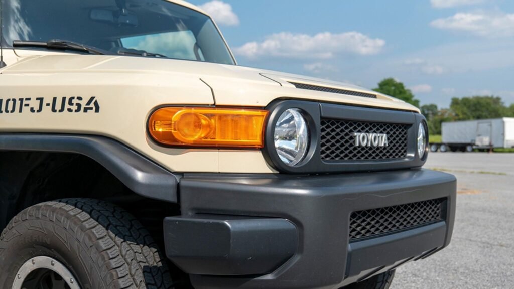 Toyota Built An FJ Cruiser For Hardcore Off-Roaders, And It Costs $20,000 Less Than A New Land Cruiser