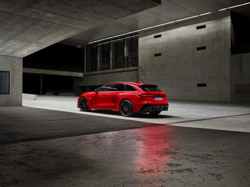 Audi RS5 Is Nearly 4 Seconds Slower Than BMW M3 In Track Duel