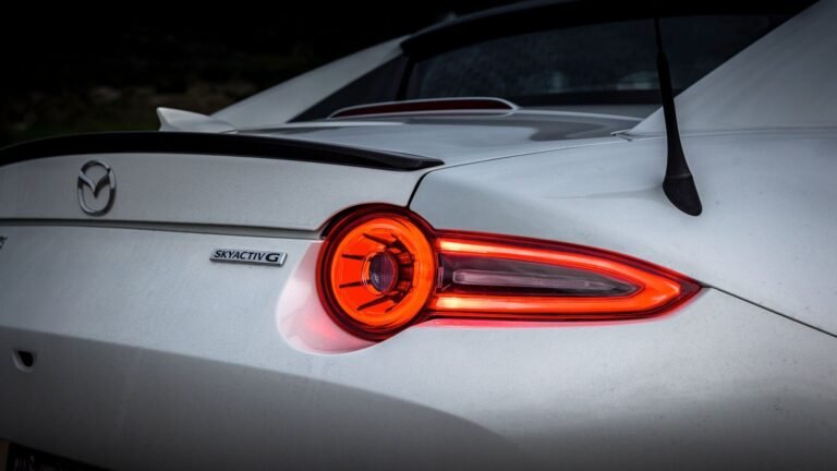 This $30,000 Japanese Sports Car Is Still The Lightweight Sports Car King, Even After 3 Decades