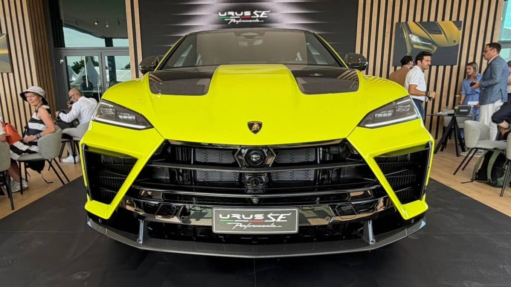 Lamborghini Could Have Made The New Urus Performante 220 Pounds Lighter, But Owners Would Hate It