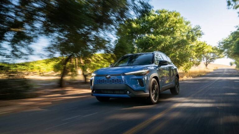 Specialist Reveals The Secret To A 300,000-Mile Toyota Hybrid