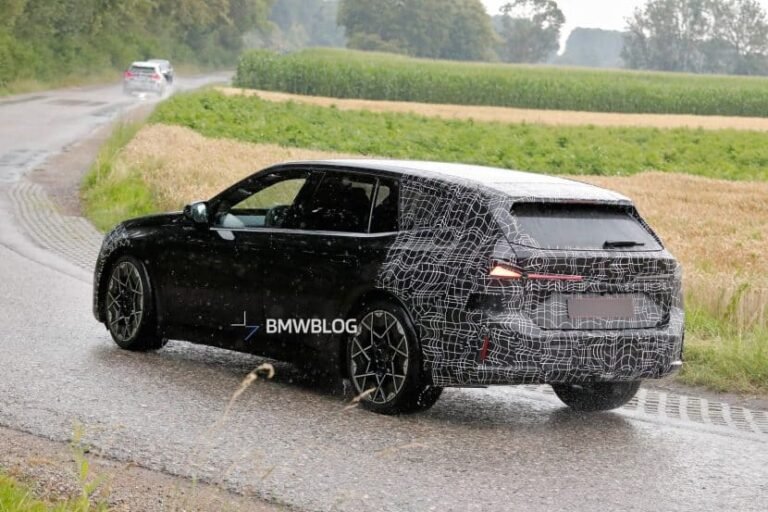 2027 BMW i3 Touring Spied Near The Nürburgring: Video