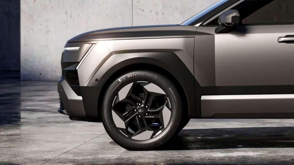 2027 Hyundai Tucson GalleryL Interior And Exterior Images Of The New RAV4 Rival