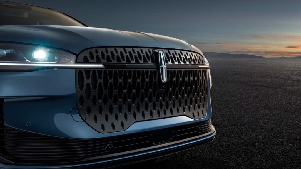 Official: Ford's Luxurious Lincoln Corsair Returns As A Hybrid SUV From China