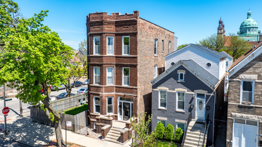 Greenstone Partners Brokers Two Chicago Multifamily Transactions