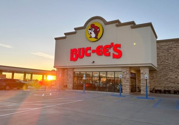 Buc-ee's responds as beaver logo battle gains national attention