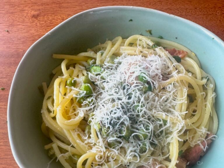 I made Gordon Ramsay's 10-minute veggie pasta. It's one of my new go-to summer dinners.