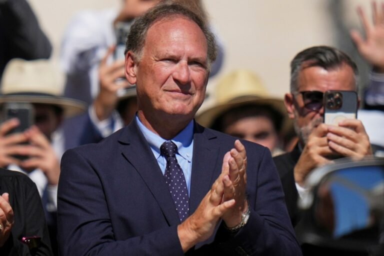 Alito to WSJ: ‘Obviously I’m here for another term’ 
