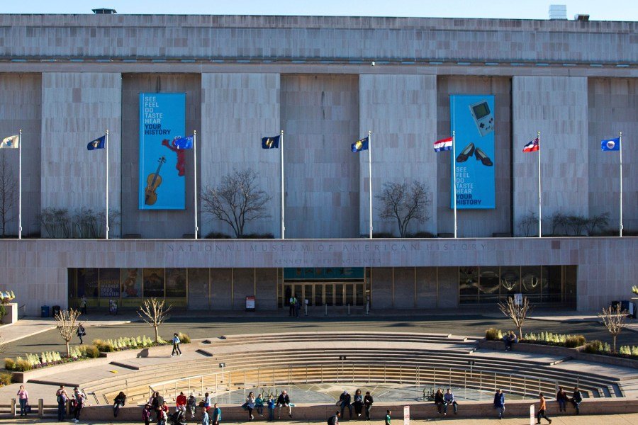 Murkowski, Merkley demand answers on Trump's Smithsonian disclaimers