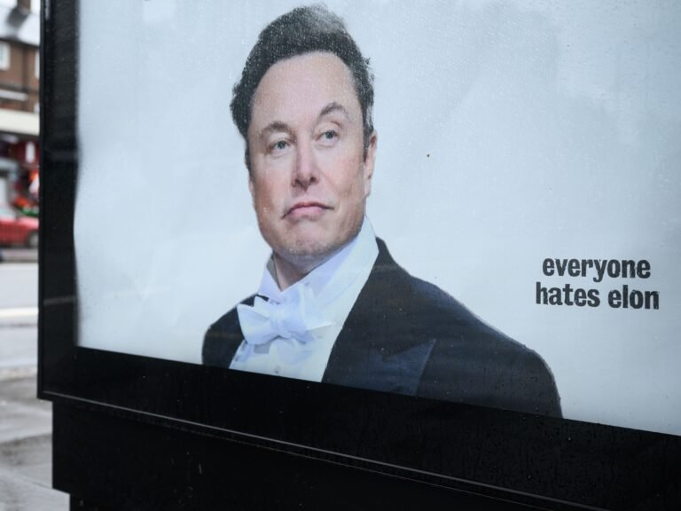 Alex Gibney's Elon doc isn't even out but Musk is already calling it a 'hit job'