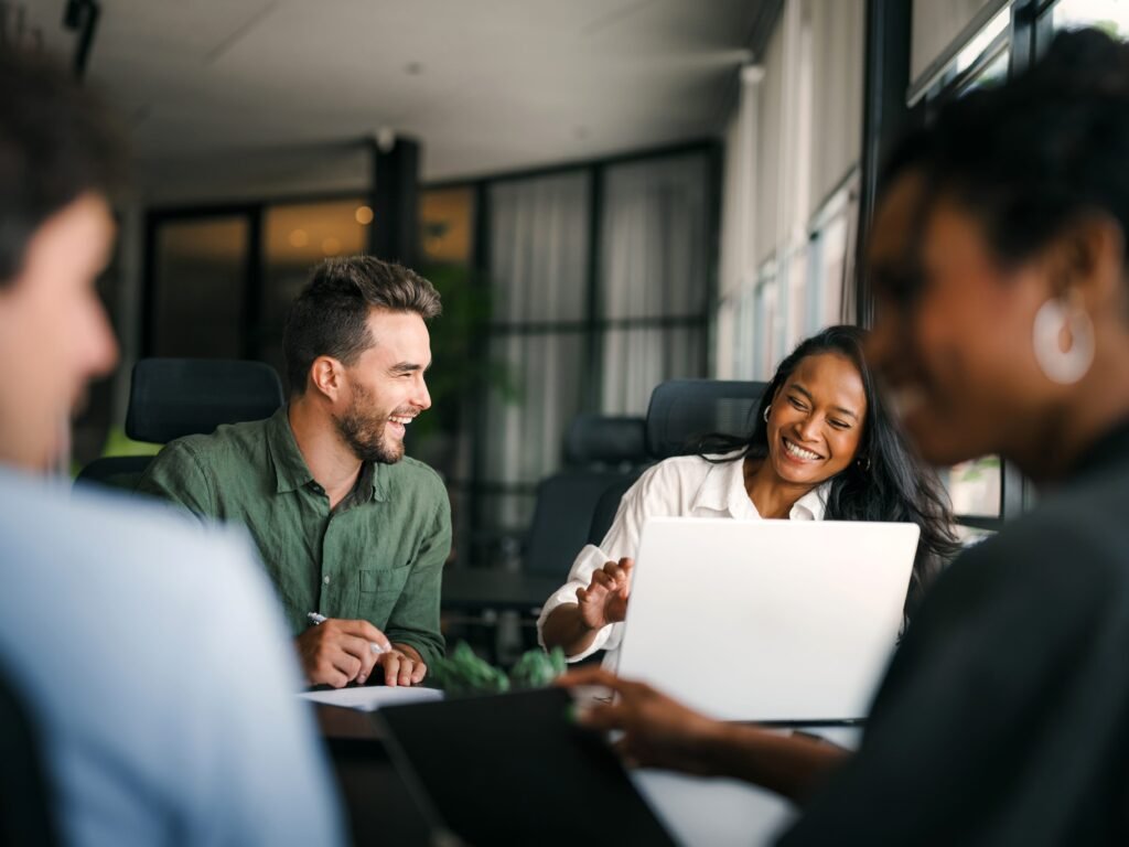 Former Google, Tinder, and AWS interns share 4 tips for turning an internship into a full-time offer