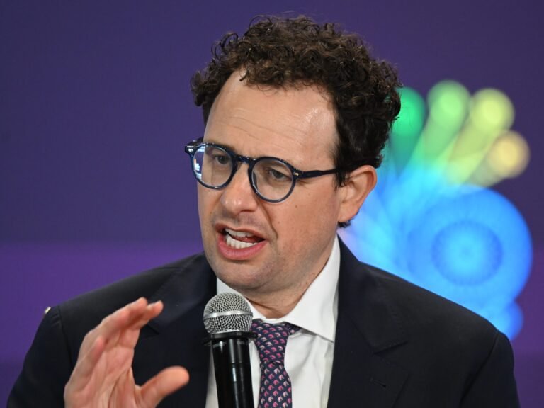 Anthropic CEO Dario Amodei says the way for AI to win over the public is to 'actually' cure cancer