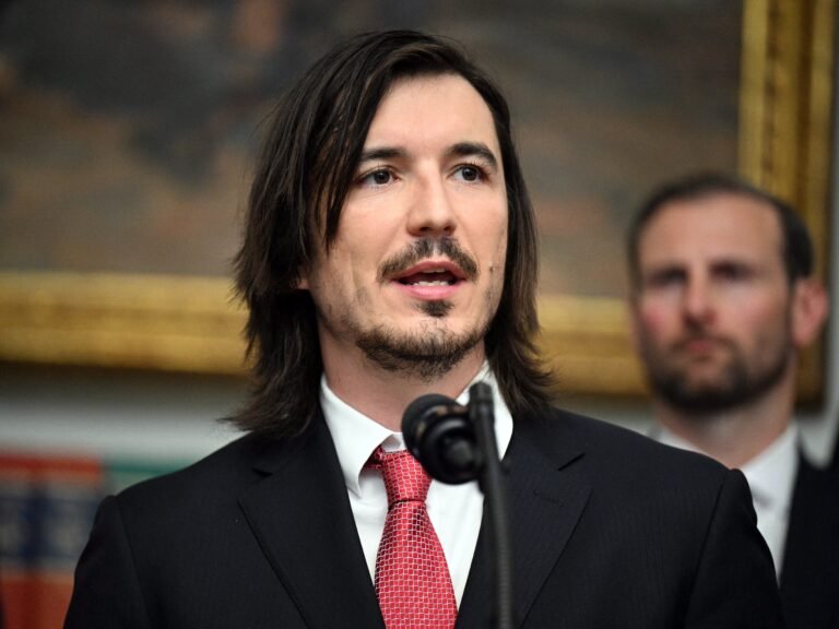 Trump Accounts will offer primarily S&P 500 ETFs to keep investing simple, Robinhood CEO says