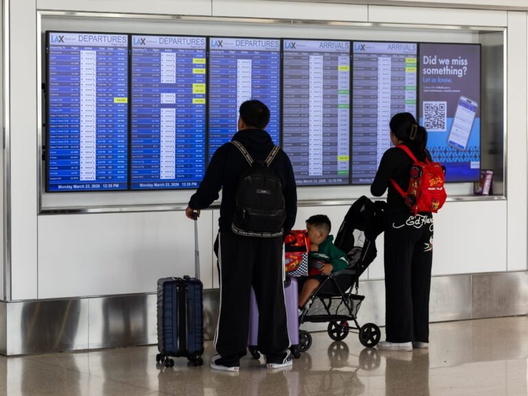 30 major US airports with the most departure delays, ranked