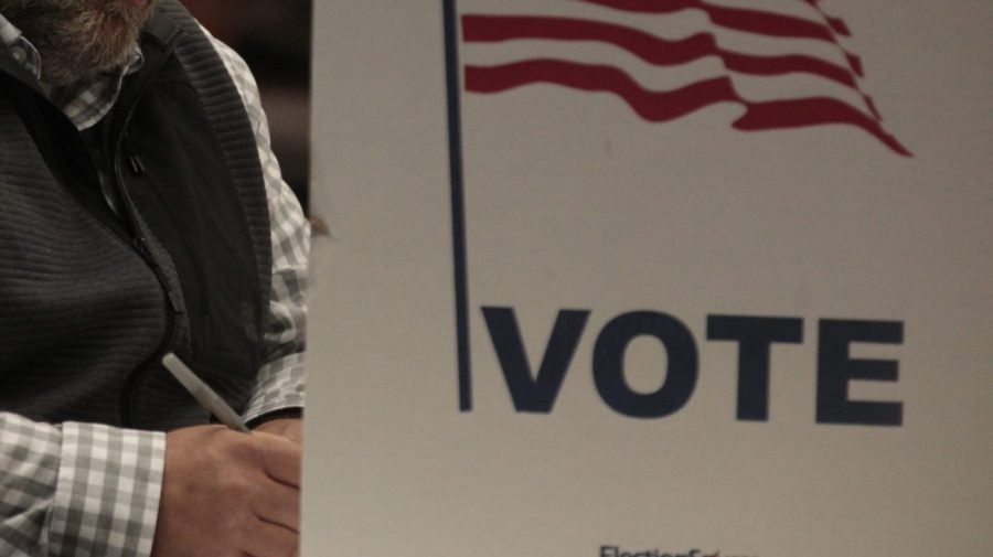South Dakota Senate Democrat drops out, leaving independent candidate to run against Rounds 