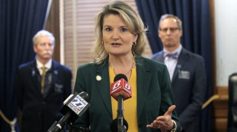 Holscher defeats Kelly-backed Corson to clinch Democratic nod in Kansas governor's race
