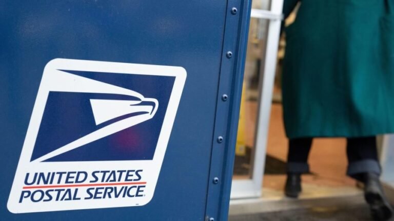 USPS reports $2.5B loss in third quarter as financial woes persist