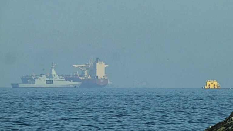 Iran moves to block US, Israeli shipments from Strait of Hormuz